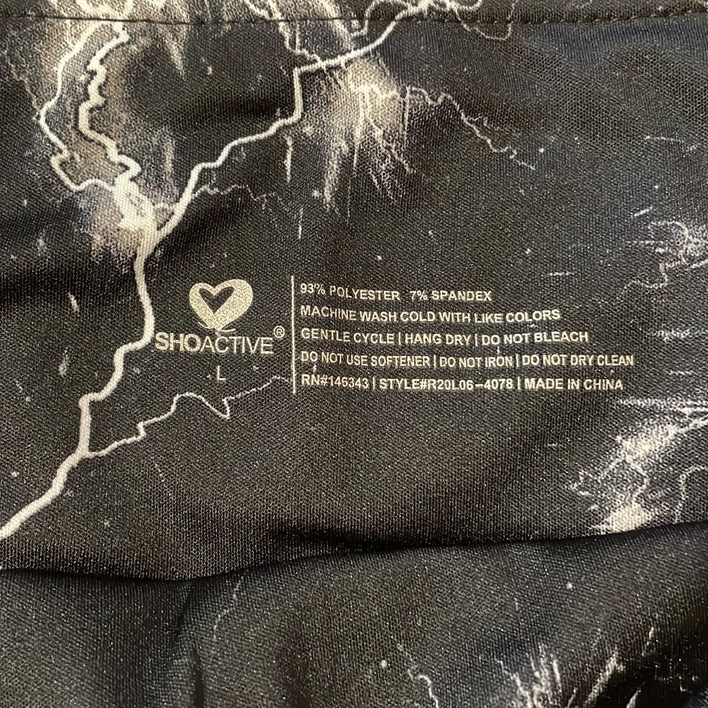 Size L women’s Lightning ⚡️ leggings - Picture 2 of 2